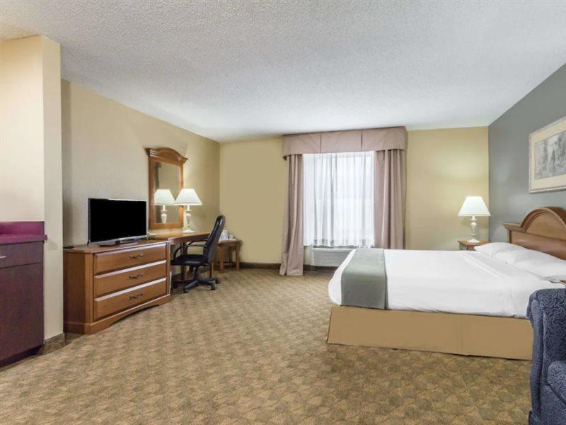 Days Inn By Wyndham Selma Esterno foto