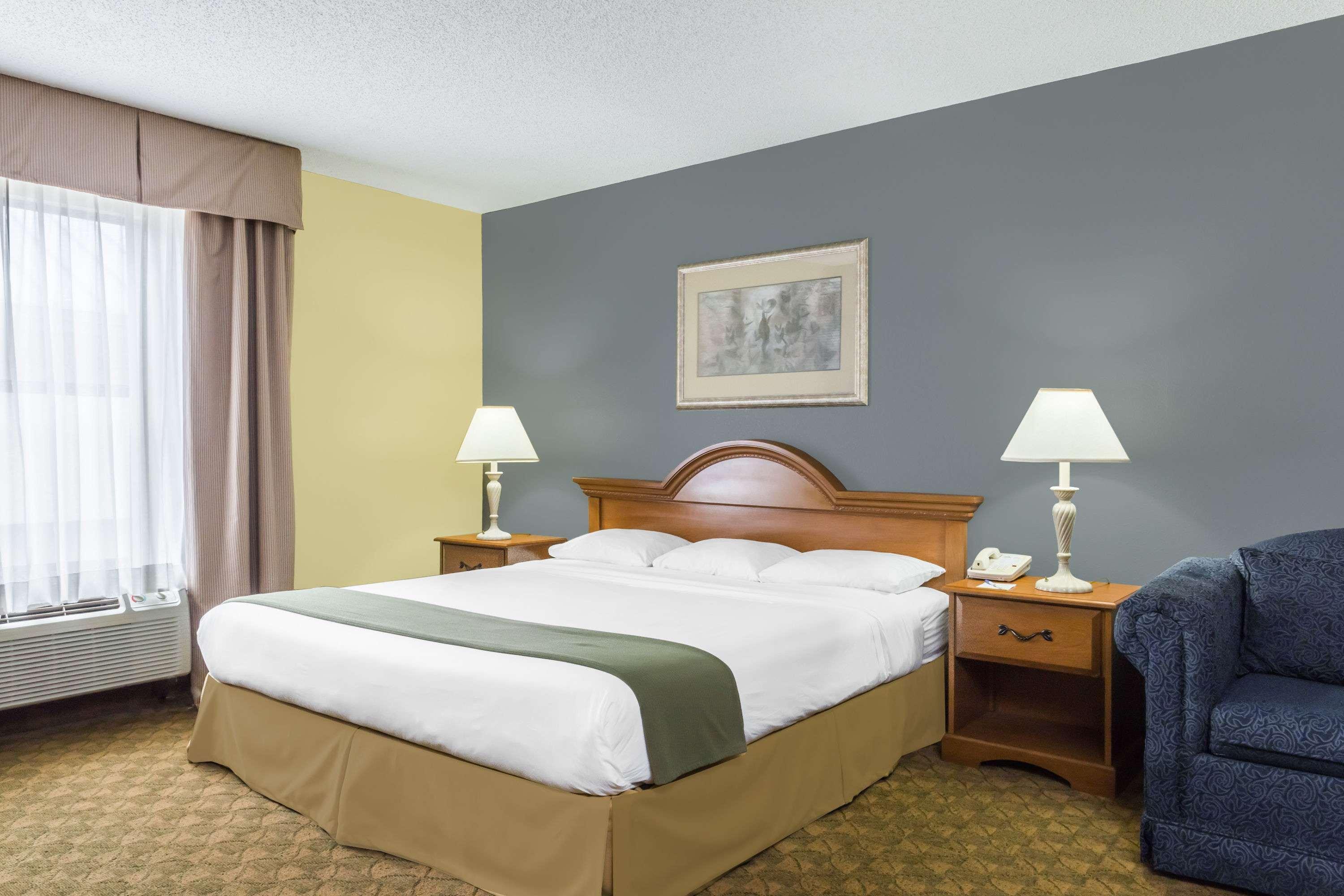 Days Inn By Wyndham Selma Esterno foto