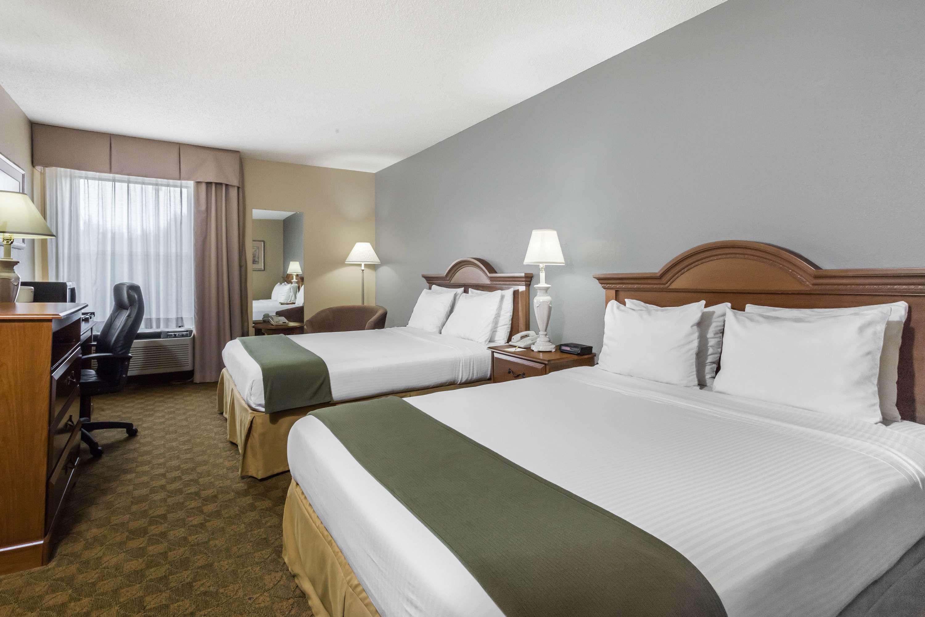 Days Inn By Wyndham Selma Esterno foto