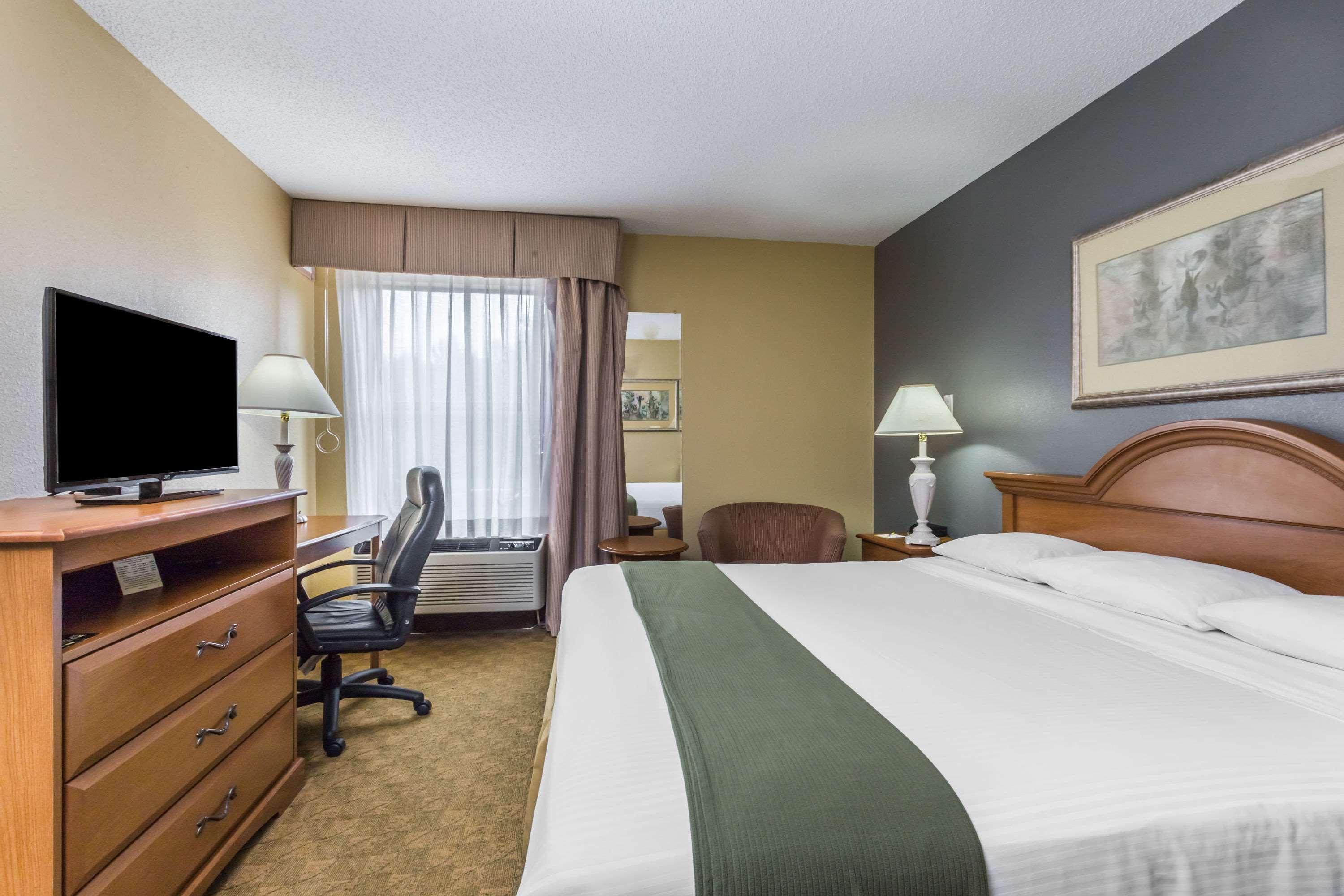 Days Inn By Wyndham Selma Esterno foto