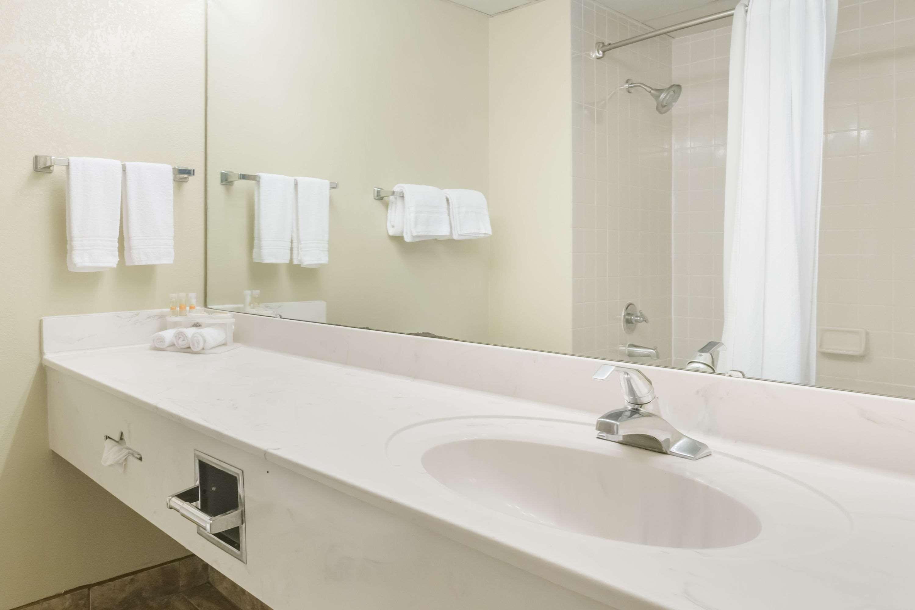 Days Inn By Wyndham Selma Esterno foto