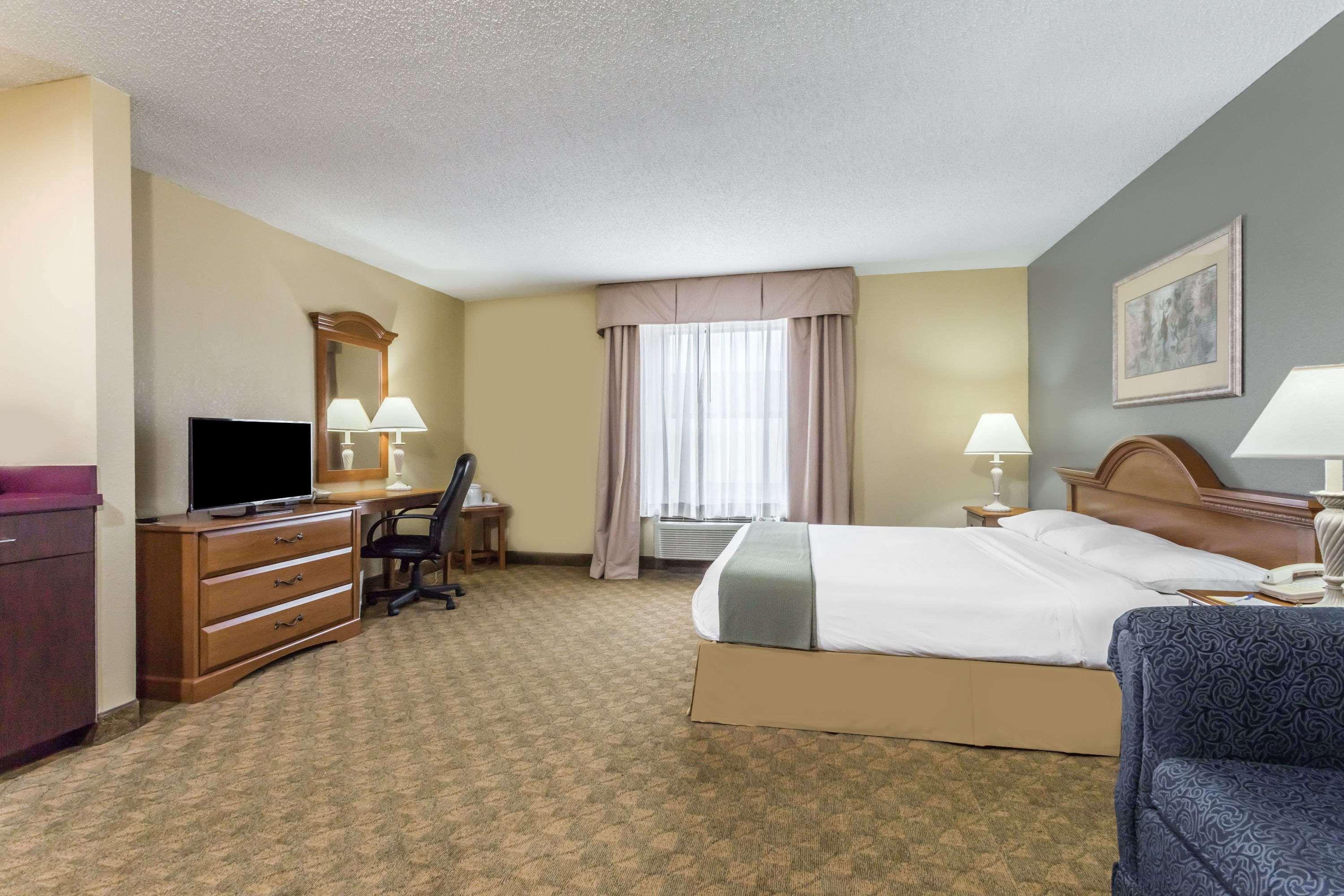 Days Inn By Wyndham Selma Esterno foto