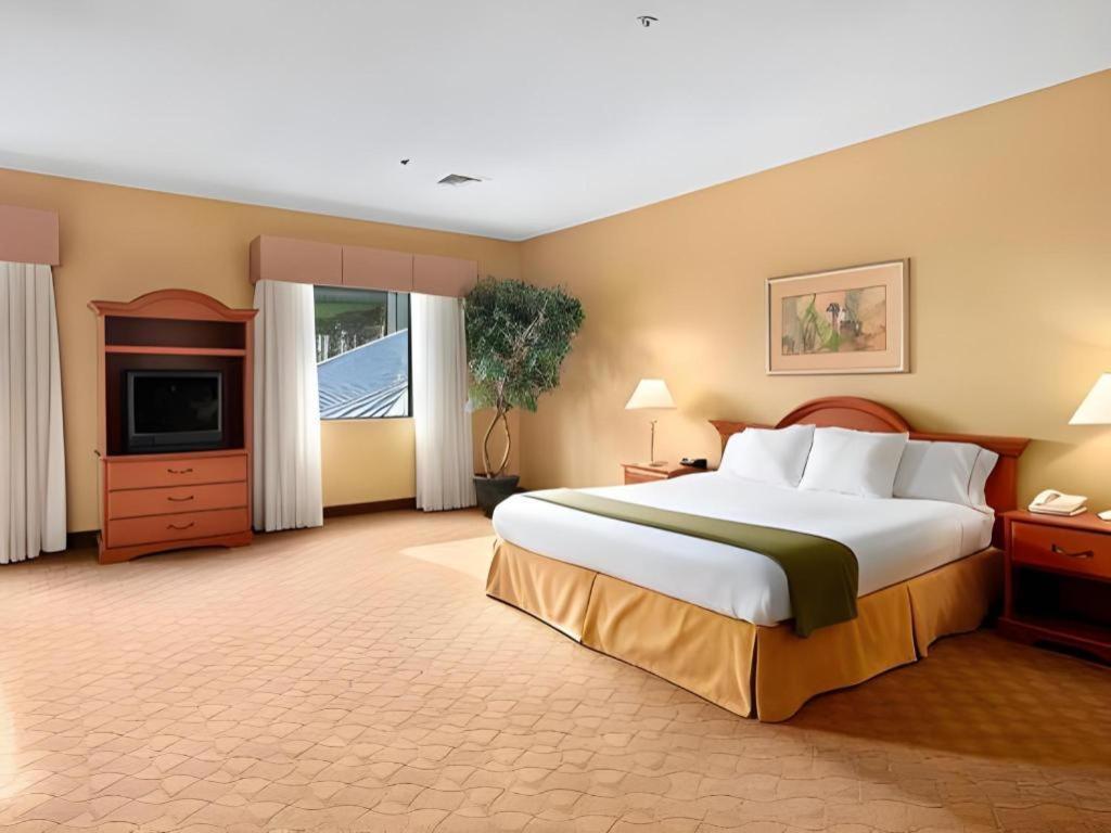 Days Inn By Wyndham Selma Esterno foto