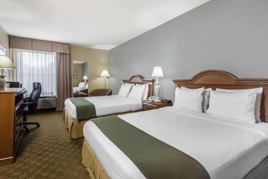 Days Inn By Wyndham Selma Esterno foto