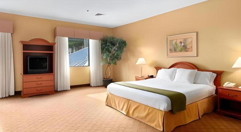 Days Inn By Wyndham Selma Esterno foto