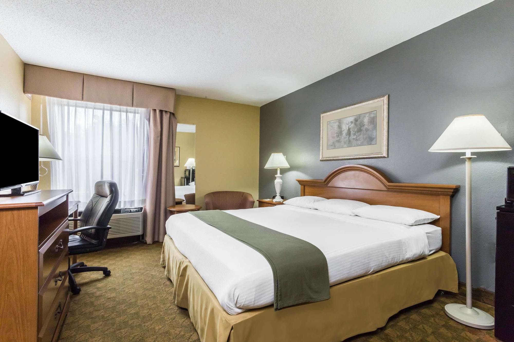 Days Inn By Wyndham Selma Esterno foto