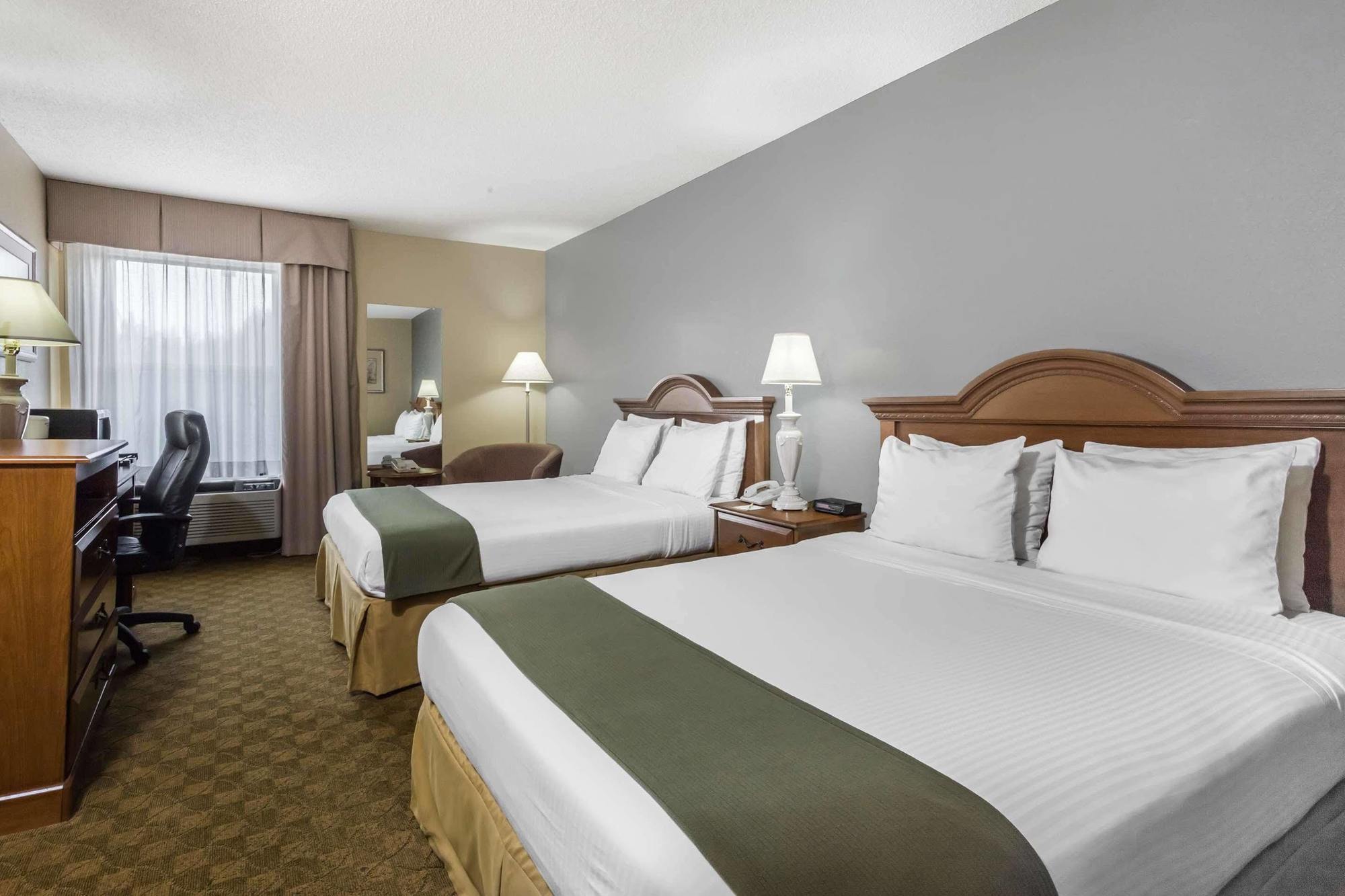 Days Inn By Wyndham Selma Esterno foto