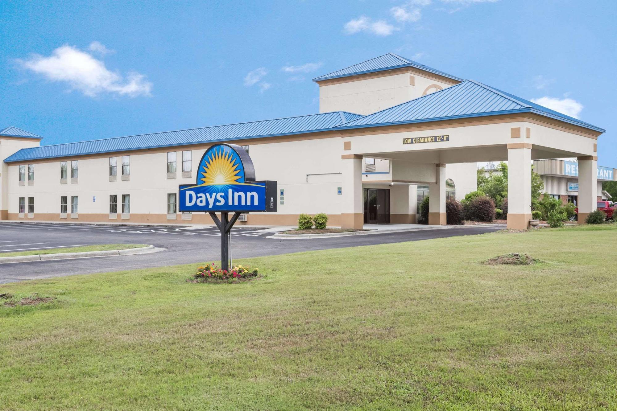 Days Inn By Wyndham Selma Esterno foto